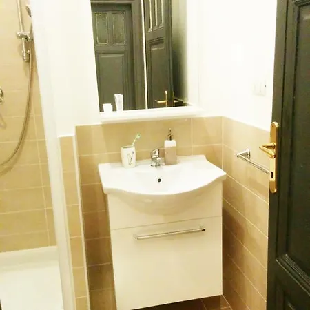 Ad Hoc Guest house 3*