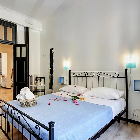 Ad Hoc 3* Rome